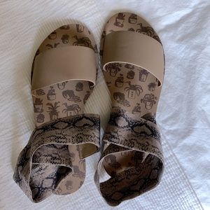 Kelsi Dagger sandals